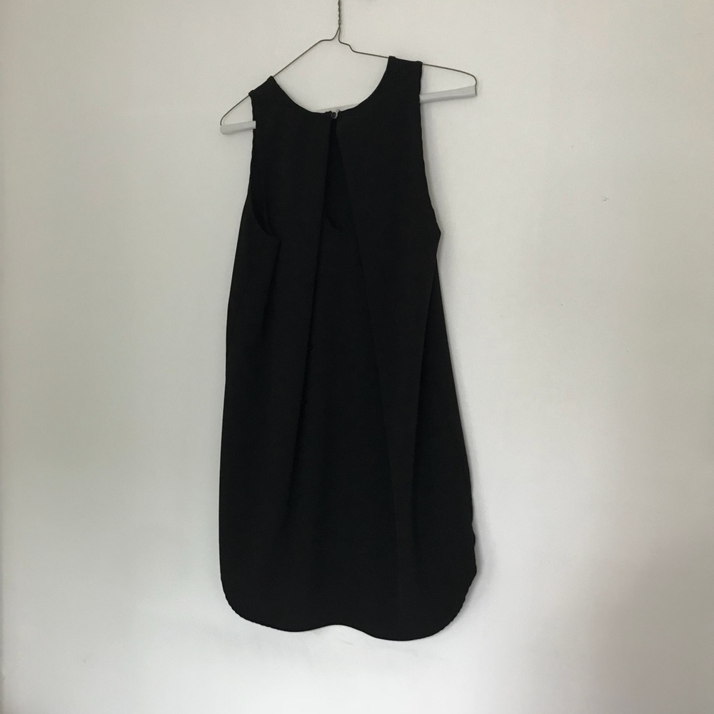 Flowy LBD with back button neck closure NWOT